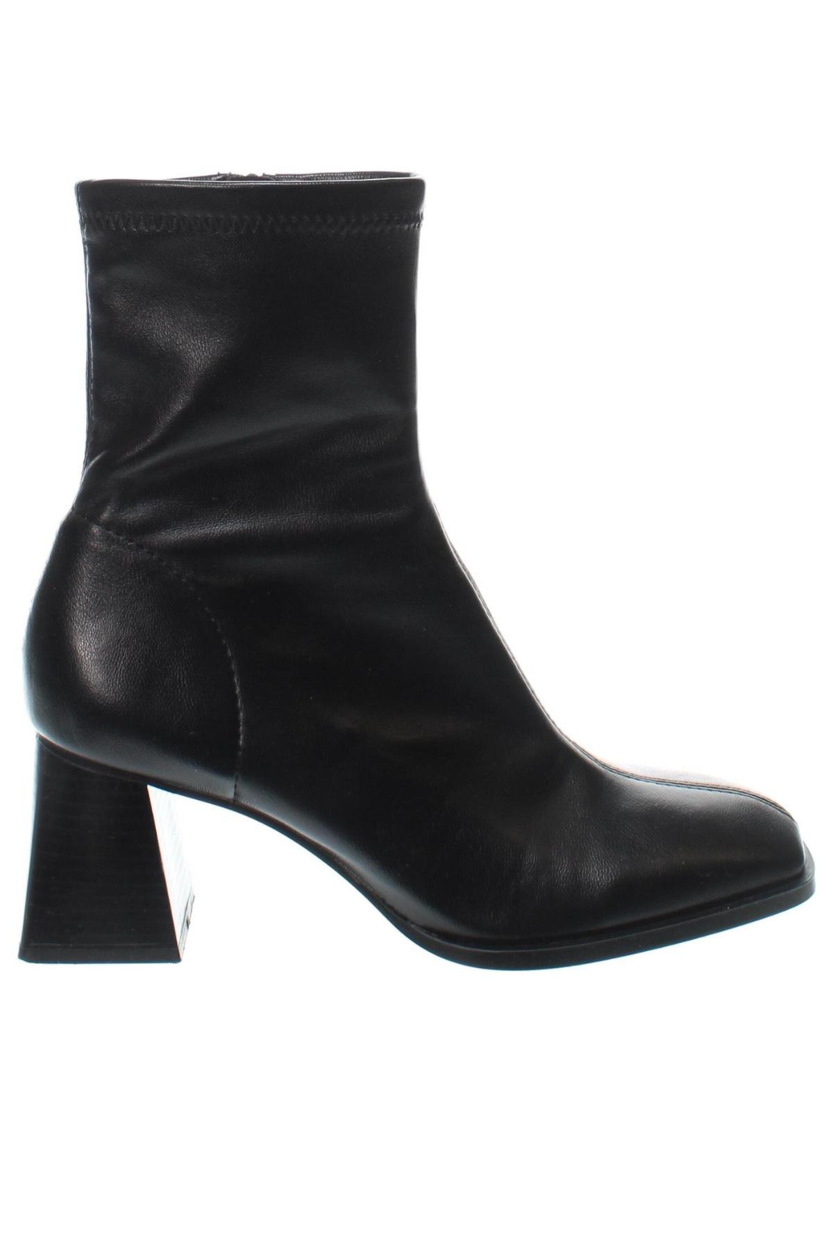 Botine de damă Stradivarius, Mărime 38, Culoare Negru, Preț 79,99 Lei