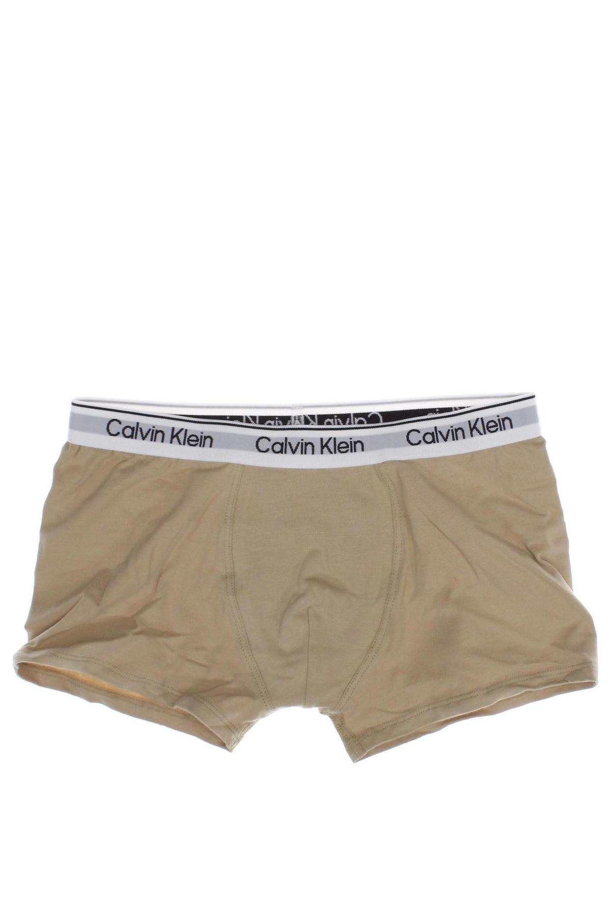 Dětský komplet  Calvin Klein, Velikost 7-8y/ 128-134 cm, Barva Vícebarevné, Cena  1 469,00 Kč