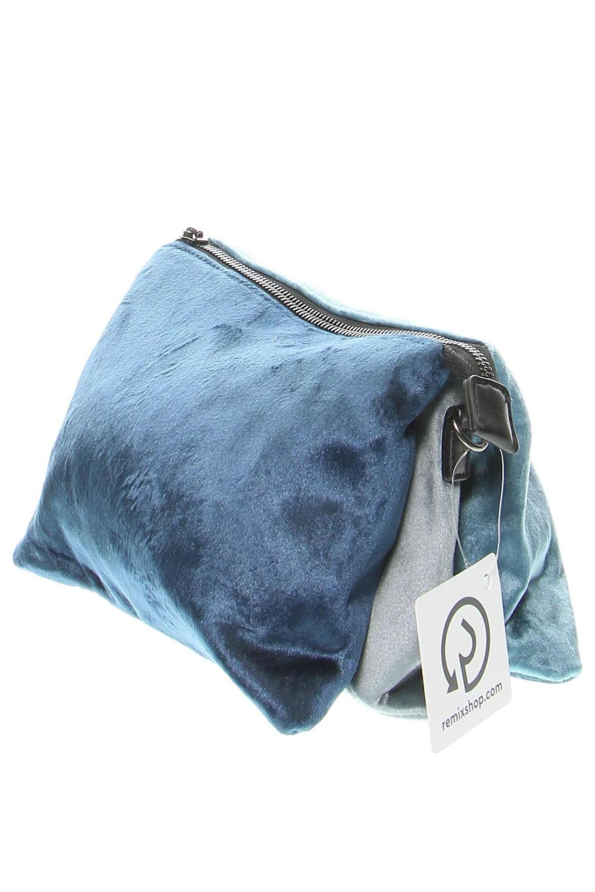 Kosmetiktasche, Farbe Blau, Preis € 11,49