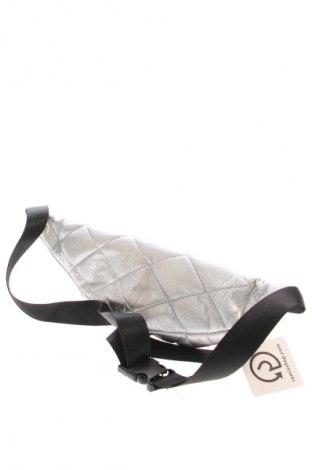 Hüfttasche Unbranded, Farbe Silber, Preis € 7,57