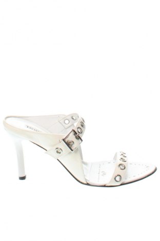 Чехли Luciano Barachini, Размер 39, Цвят Бял, Цена 59,99 лв.