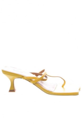 Pantolette Rejina Pyo, Größe 38, Farbe Gelb, Preis € 274,99