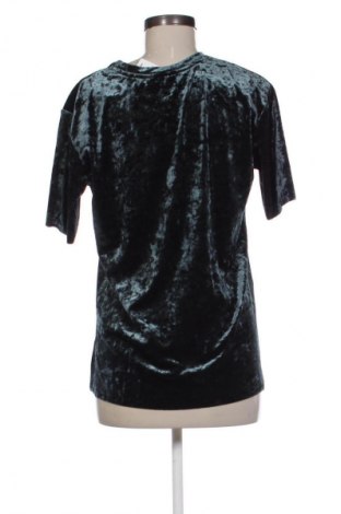 Bluzka damska Bershka, Rozmiar M, Kolor Niebieski, Cena 35,99 zł