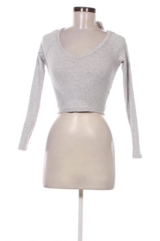 Damen Shirt Bershka, Größe S, Farbe Grau, Preis 9,72 €