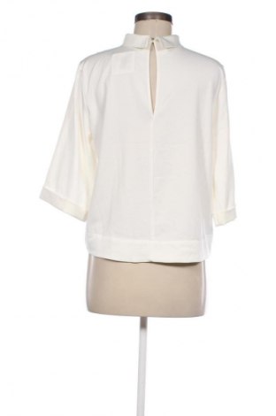 Damen Shirt Gina Tricot, Größe M, Farbe Weiß, Preis € 10,23