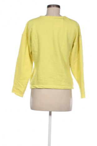 Bluzka damska Pull&Bear, Rozmiar S, Kolor Żółty, Cena 44,00 zł