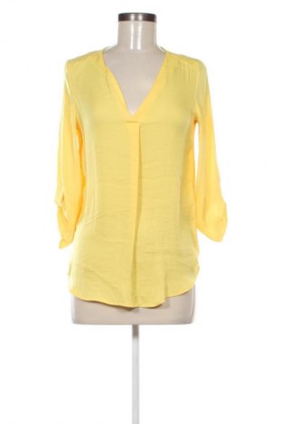 Damen Shirt Stradivarius, Größe S, Farbe Gelb, Preis 7,99 €