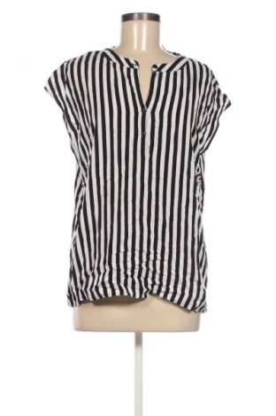Damen Shirt Triangle, Größe M, Farbe Mehrfarbig, Preis 14,18 €