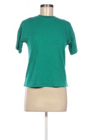 Damen T-Shirt Bershka, Größe XS, Farbe Grün, Preis 8,75 €