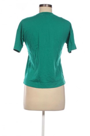 Damen T-Shirt Bershka, Größe XS, Farbe Grün, Preis 8,75 €