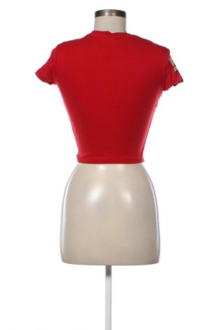 Γυναικείο t-shirt Bershka, Μέγεθος S, Χρώμα Κόκκινο, Τιμή 8,70 €