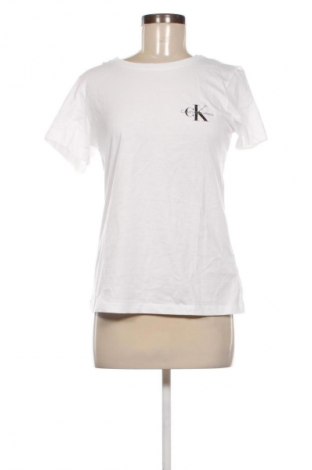 Дамска тениска Calvin Klein Jeans, Размер M, Цвят Бял, Цена 77,99 лв.