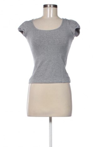 Γυναικείο t-shirt H&M, Μέγεθος S, Χρώμα Γκρί, Τιμή 8,69 €