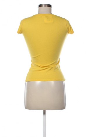 Tricou de femei Hollister, Mărime XS, Culoare Galben, Preț 43,03 Lei