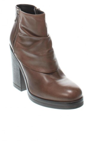 Damen Stiefeletten Alesya, Größe 38, Farbe Braun, Preis € 114,21