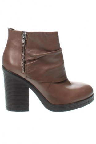 Damen Stiefeletten Alesya, Größe 40, Farbe Braun, Preis € 89,99