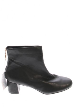 Damen Stiefeletten House, Größe 40, Farbe Schwarz, Preis 39,40 €