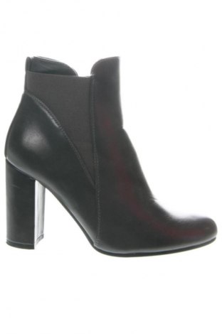 Γυναικεία μποτάκια Ideal Shoes, Μέγεθος 37, Χρώμα Γκρί, Τιμή 21,99 €