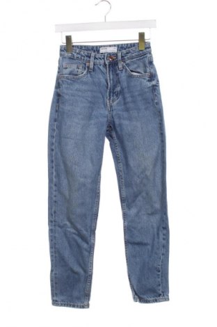 Γυναικείο Τζίν Bershka, Μέγεθος XS, Χρώμα Μπλέ, Τιμή 14,77 €