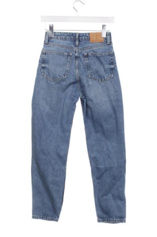 Γυναικείο Τζίν Bershka, Μέγεθος XS, Χρώμα Μπλέ, Τιμή 14,77 €