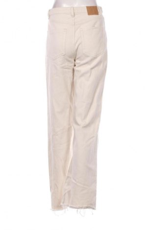 Dámske džínsy  Bershka, Veľkosť M, Farba Biela, Cena  14,83 €