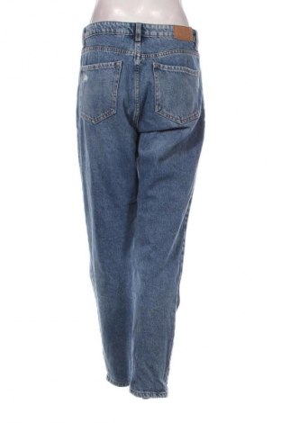 Damskie jeansy Bershka, Rozmiar M, Kolor Niebieski, Cena 66,67 zł