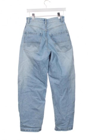 Dámské džíny  Bershka, Velikost XS, Barva Modrá, Cena  487,00 Kč