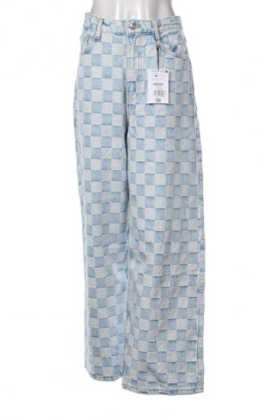 Дамски дънки Bershka, Размер L, Цвят Многоцветен, Цена 39,99 лв.