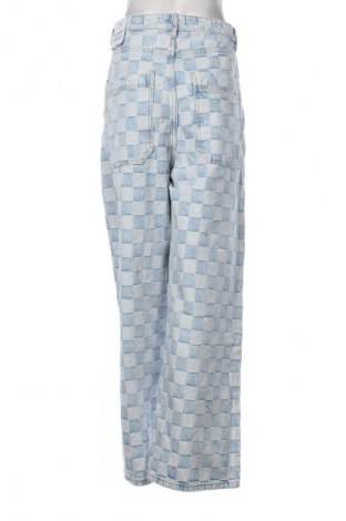 Дамски дънки Bershka, Размер L, Цвят Многоцветен, Цена 39,99 лв.