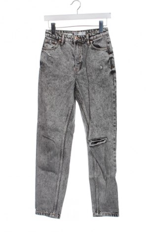 Γυναικείο Τζίν Bershka, Μέγεθος XS, Χρώμα Πολύχρωμο, Τιμή 15,00 €