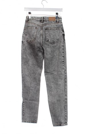Γυναικείο Τζίν Bershka, Μέγεθος XS, Χρώμα Πολύχρωμο, Τιμή 15,00 €