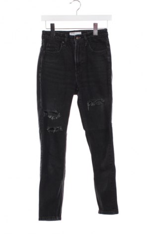 Dámske džínsy  Bershka, Veľkosť XS, Farba Čierna, Cena  14,83 €