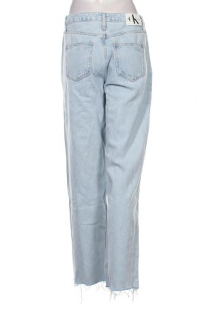 Дамски дънки Calvin Klein Jeans, Размер M, Цвят Син, Цена 73,99 лв.