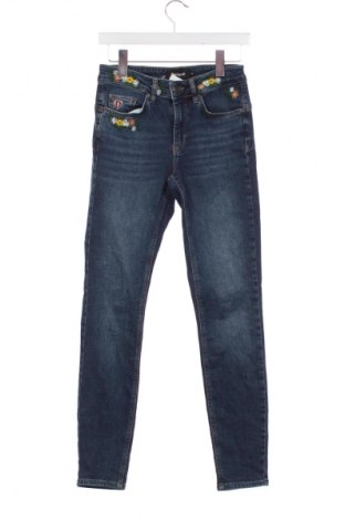 Дамски дънки Desigual, Размер XS, Цвят Син, Цена 91,34 лв.