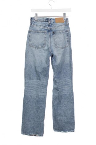 Damskie jeansy H&M, Rozmiar XS, Kolor Niebieski, Cena 66,67 zł