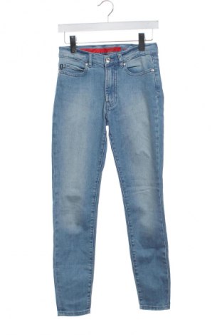 Damskie jeansy Hugo Boss, Rozmiar XS, Kolor Niebieski, Cena 280,99 zł