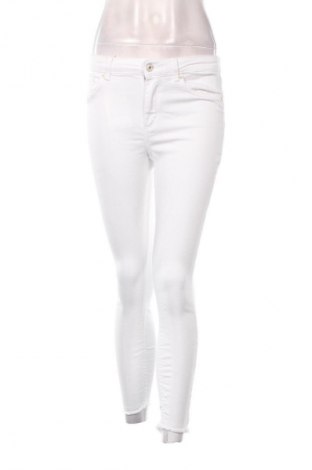 Damen Jeans ONLY, Größe M, Farbe Weiß, Preis 53,99 €