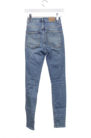 Γυναικείο Τζίν Perfect Jeans By Gina Tricot, Μέγεθος XS, Χρώμα Μπλέ, Τιμή 17,39 €