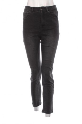 Dámské džíny  Pull&Bear, Velikost S, Barva Černá, Cena  369,00 Kč