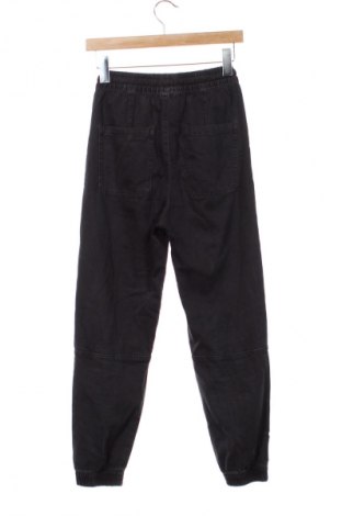 Дамски дънки Pull&Bear, Размер XS, Цвят Сив, Цена 28,88 лв.