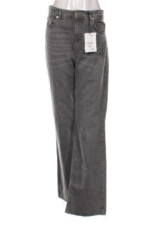 Dámské džíny  Pull&Bear, Velikost L, Barva Šedá, Cena  739,00 Kč