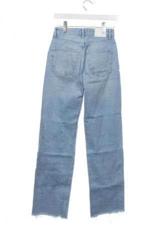 Дамски дънки Pull&Bear, Размер XS, Цвят Син, Цена 29,00 лв.
