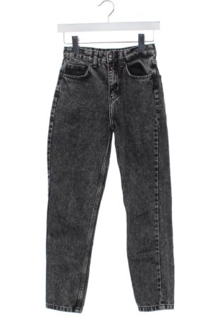 Damskie jeansy Sinsay, Rozmiar XS, Kolor Czarny, Cena 43,99 zł