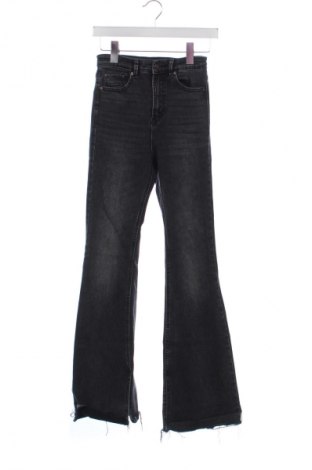 Dámske džínsy  Stradivarius, Veľkosť XS, Farba Čierna, Cena  14,77 €