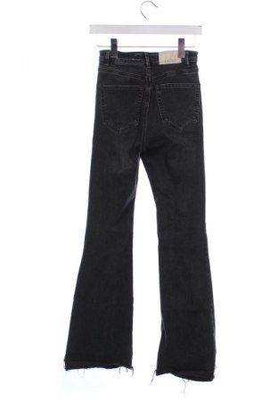 Dámske džínsy  Stradivarius, Veľkosť XS, Farba Čierna, Cena  14,77 €