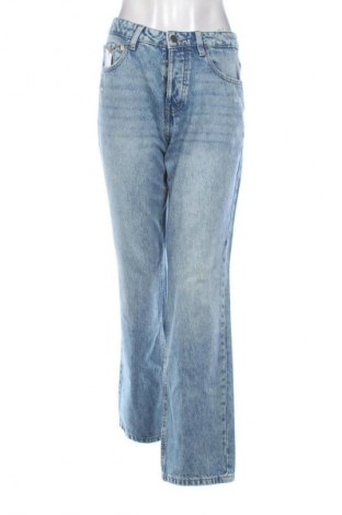 Dámske džínsy  Stradivarius, Veľkosť S, Farba Modrá, Cena  26,95 €
