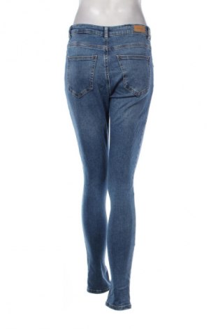 Damskie jeansy Terranova, Rozmiar M, Kolor Niebieski, Cena 43,99 zł