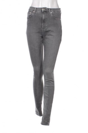 Blugi de femei Tommy Jeans, Mărime S, Culoare Gri, Preț 258,99 Lei