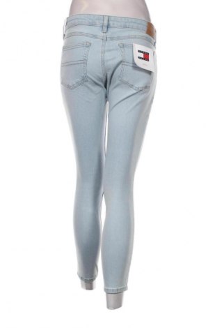 Дамски дънки Tommy Jeans, Размер M, Цвят Син, Цена 174,99 лв.