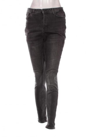 Дамски дънки Vero Moda, Размер XL, Цвят Сив, Цена 34,00 лв.